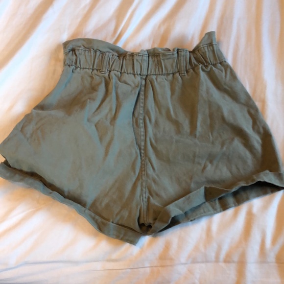 Hollister Ultra High Rise Paperbag Shorts in Army Green - Picture 3 of 8